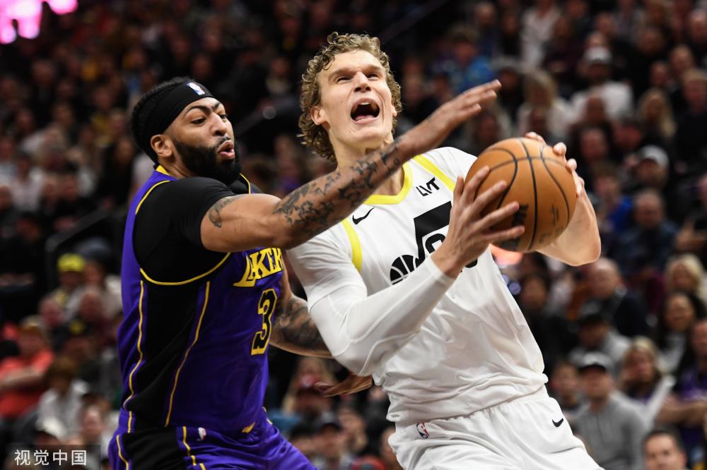 球员跻身一 球员跻身一